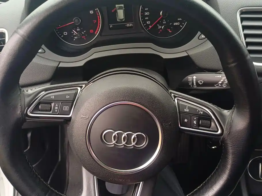 Audi Q3 2018 — фото 15