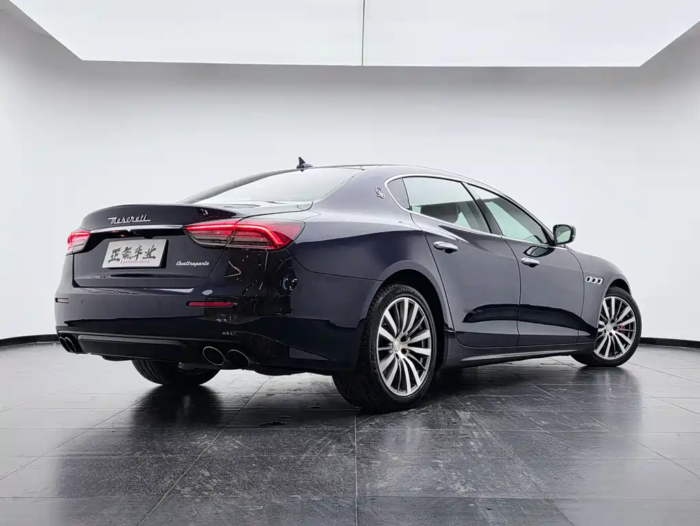 Maserati Quattroporte 2018 — фото 4