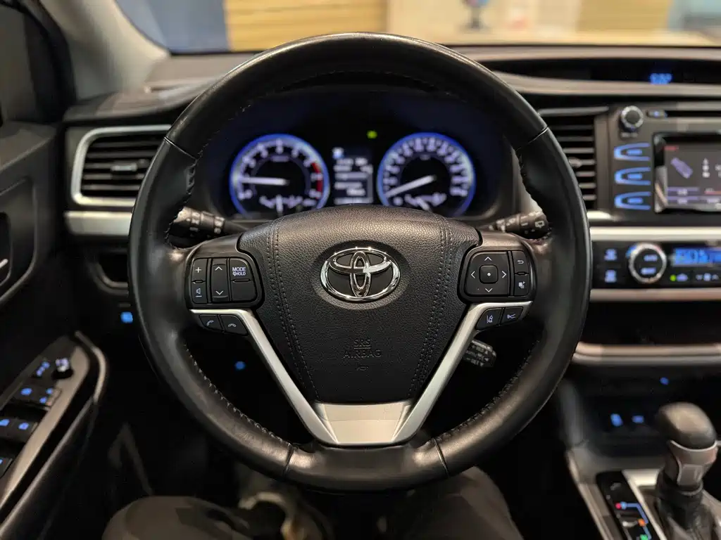 Toyota Highlander 2021 — фото 12