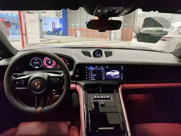 Porsche Panamera 2024