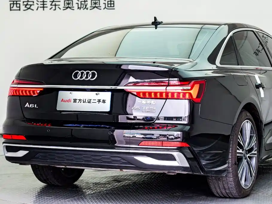 Audi A6L 2025 — фото 25
