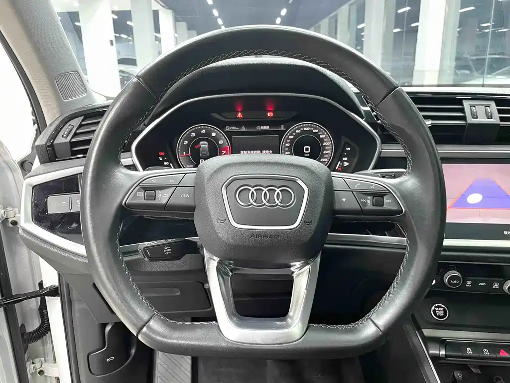 Audi Q3 2022 — фото 8