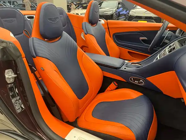 Aston Martin DB11 2019