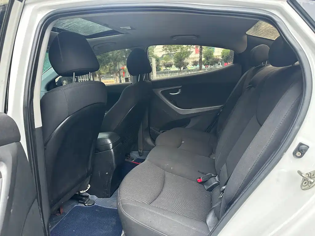Hyundai Elantra 2017