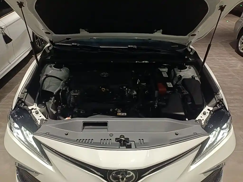 Toyota Camry 2023 — фото 20