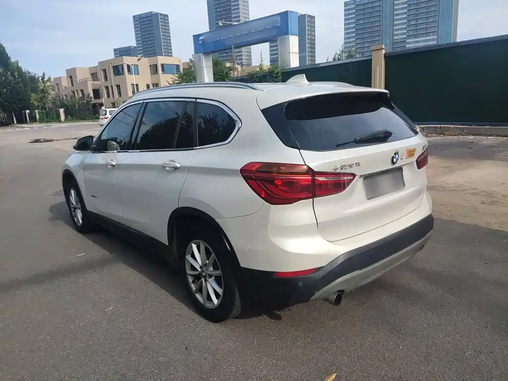 BMW X1 2017 — фото 11