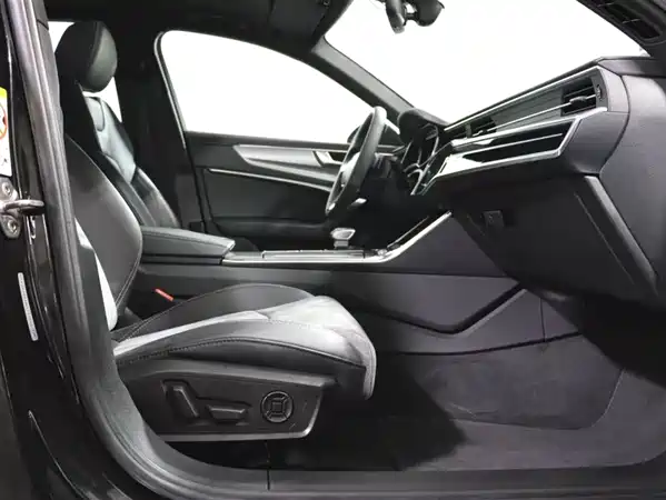 Audi A6L 2022
