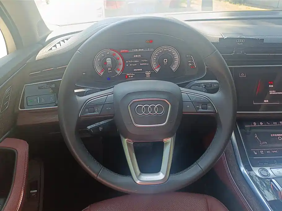 Audi Q7 2023 — фото 15