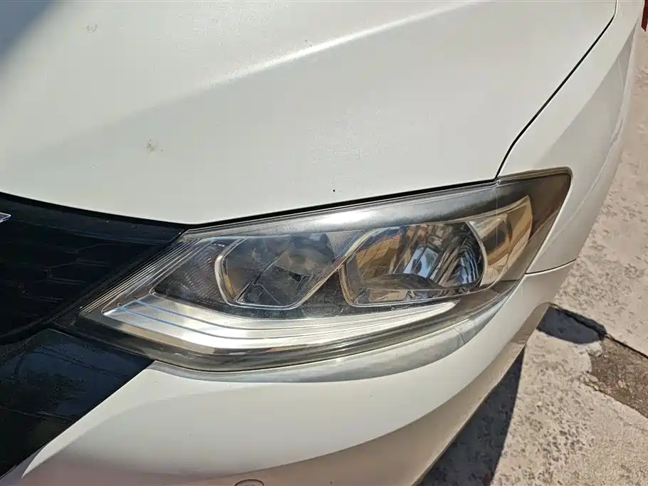 Nissan Tiida 2016