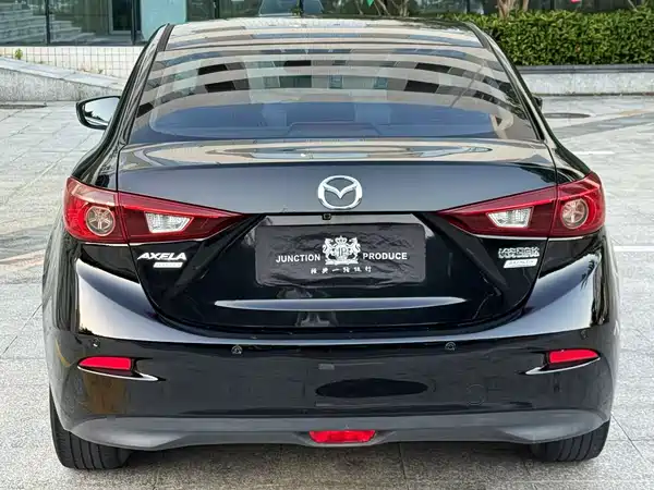 Mazda 3 Axela 2016