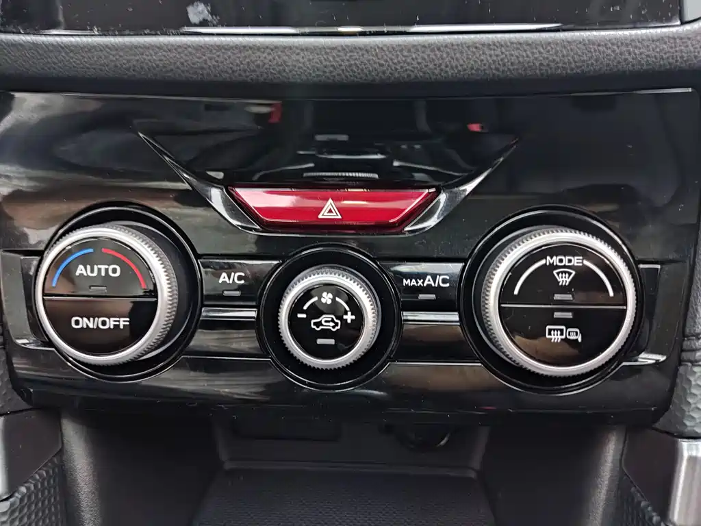 Subaru Forester 2022 — фото 17