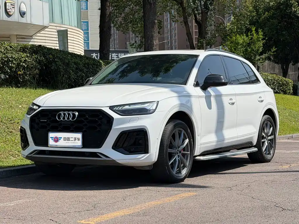 Audi Q5L 2022 — фото 1