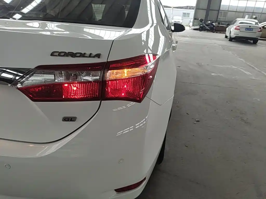 Toyota Corolla 2015 — фото 8