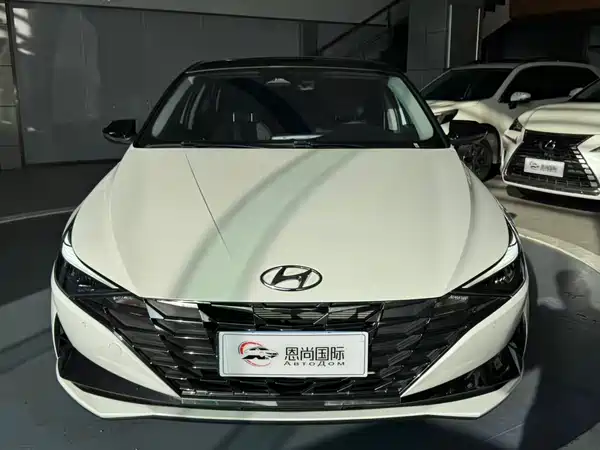 Hyundai Elantra 2022