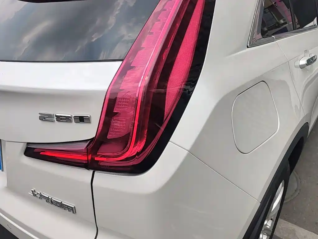 Cadillac XT4 2021 — фото 8