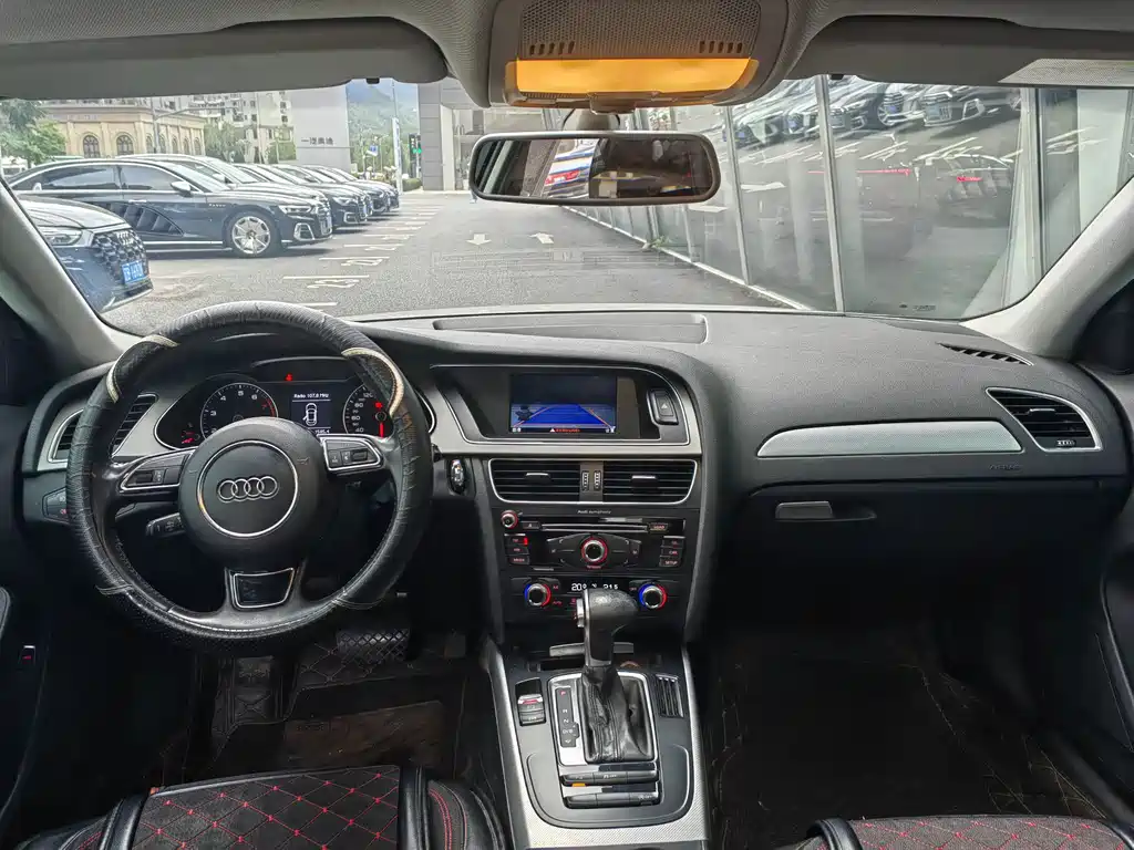 Audi A4L 2015