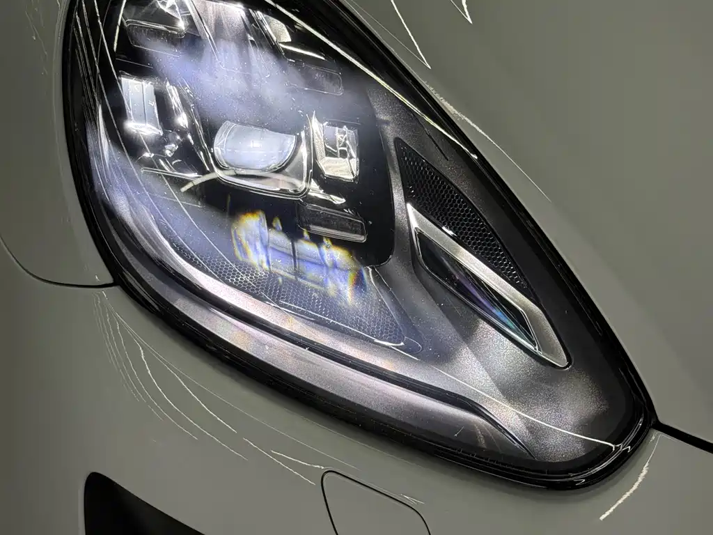 Porsche Cayenne 2016 — фото 12