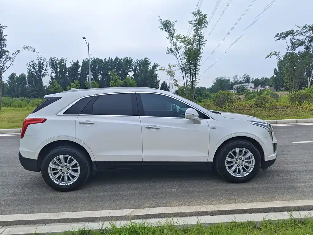 Cadillac XT5 2016 — фото 11