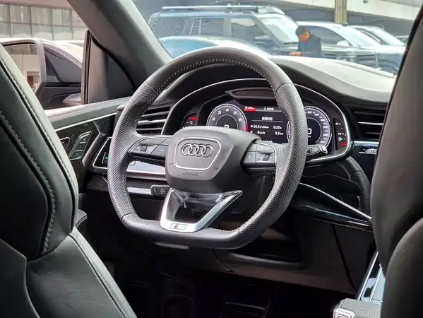 Audi Q8 2020