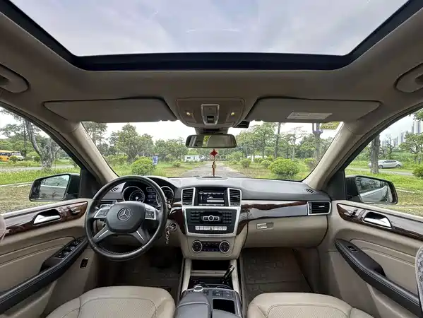 Mercedes-Benz M-Class 2012