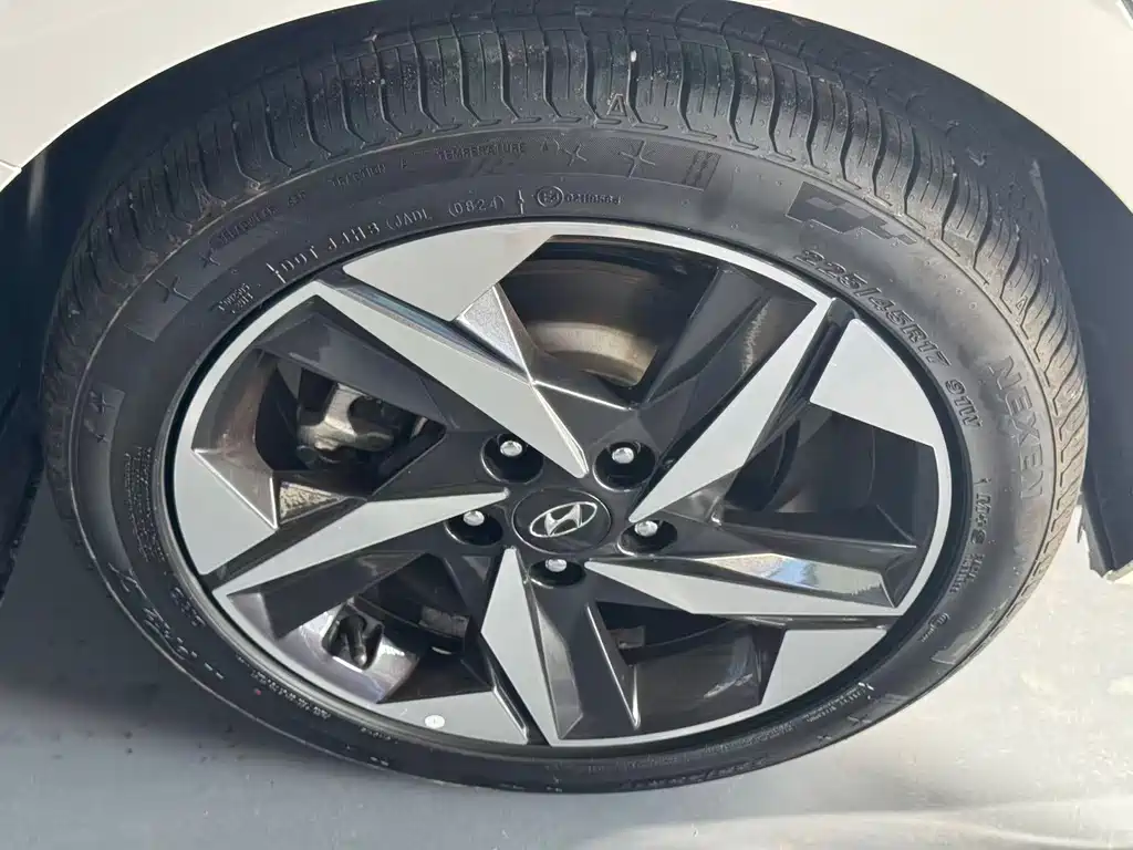 Hyundai Elantra 2022