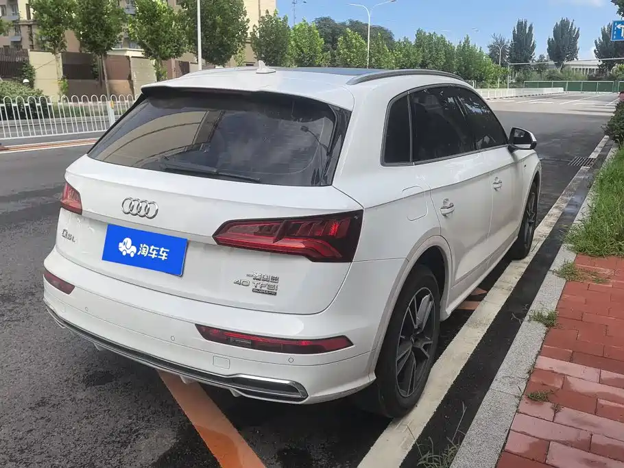 Audi Q5L 2018 — фото 3