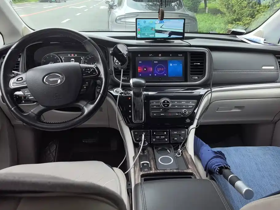 GAC Trumpchi M8 2018 — фото 12