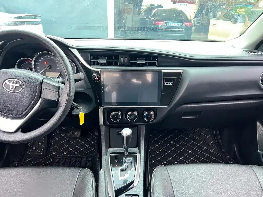 Toyota Corolla 2017 — фото 17