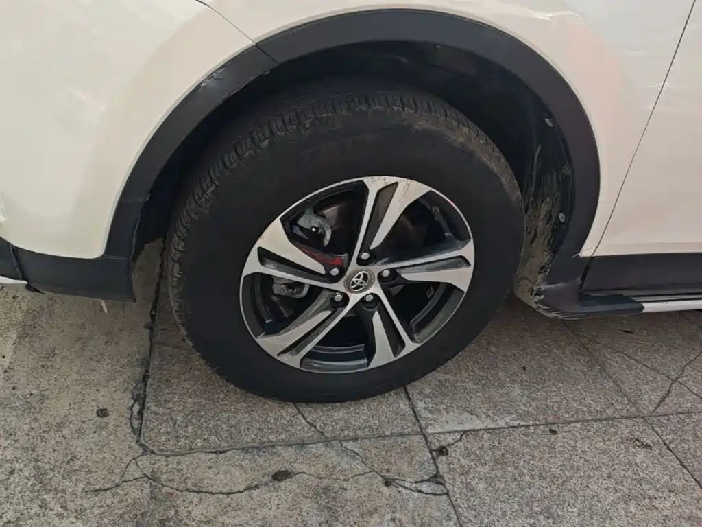 Toyota RAV4 2016 — фото 23