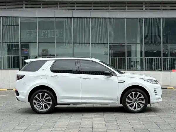Land Rover Discovery Sport 2024