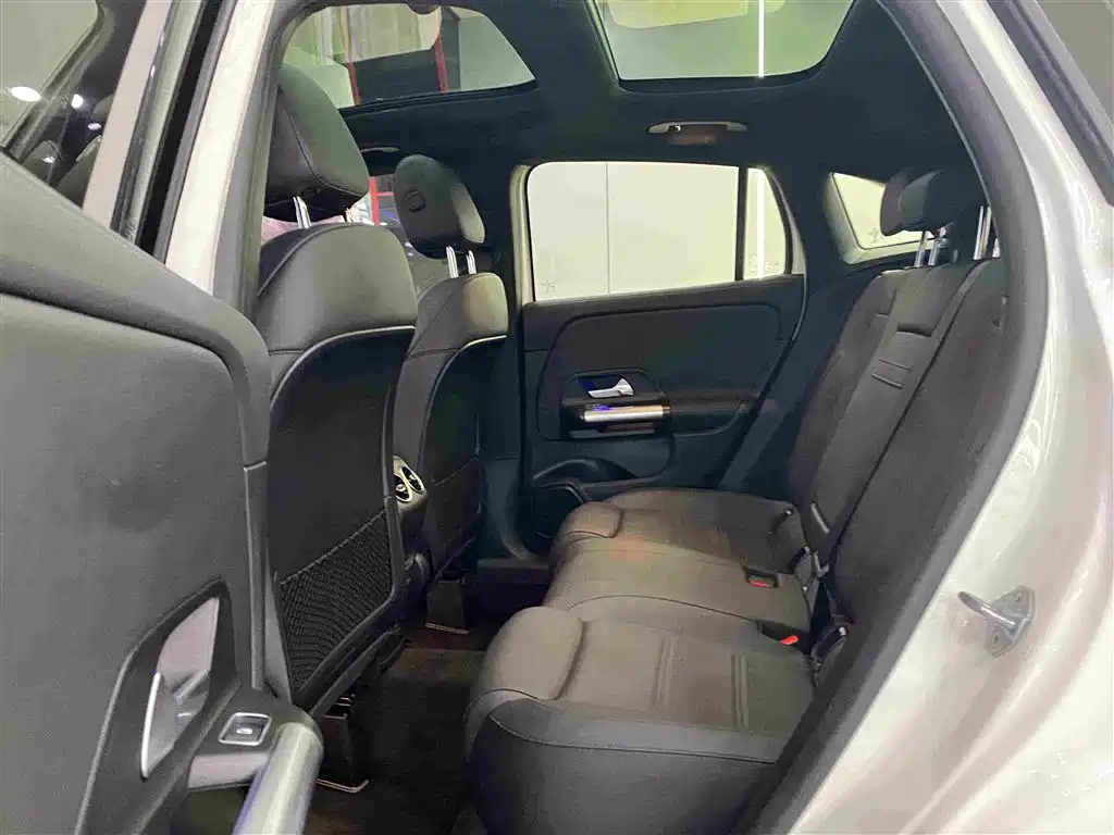 Mercedes-Benz GLA 2023 — фото 8