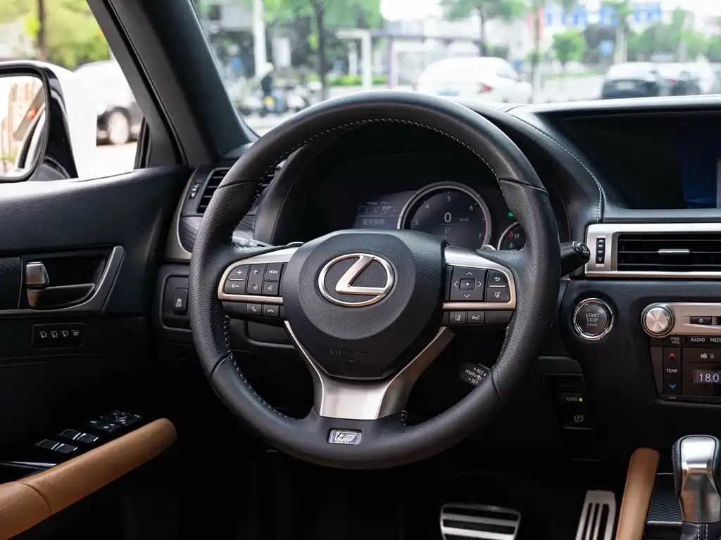 Lexus GS 2017 — фото 14