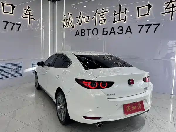 Mazda 3 Axela 2022