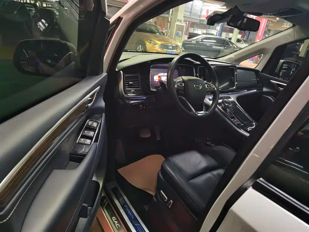 GAC Motor Trumpchi M8 2022 — фото 12