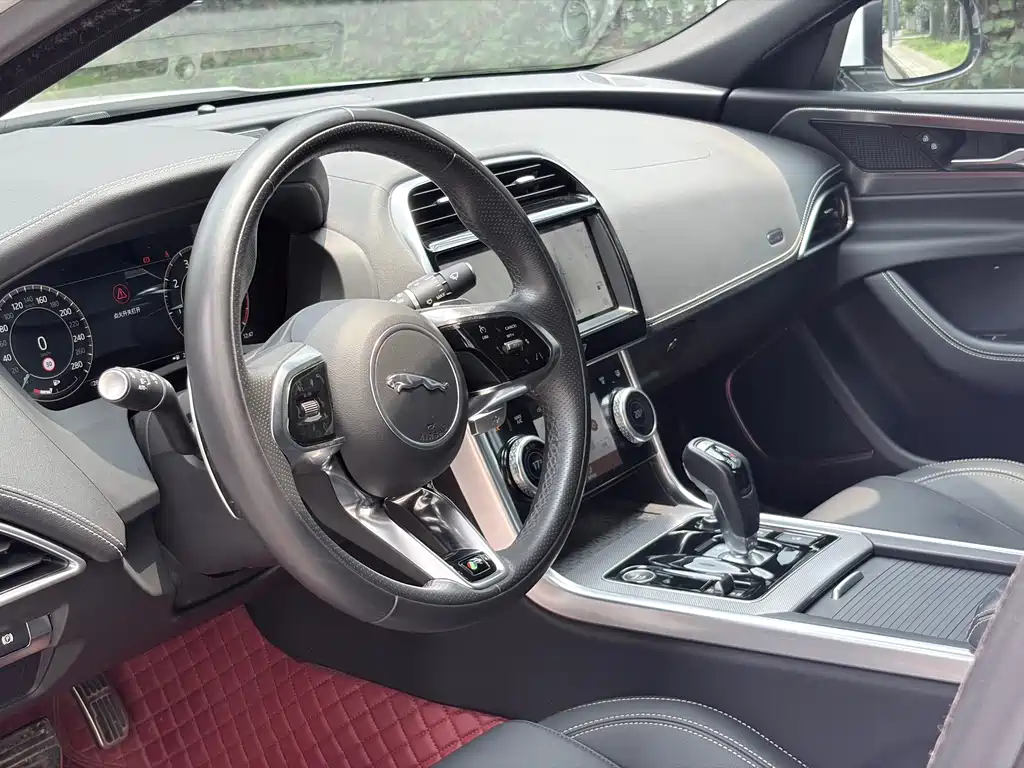 Jaguar XEL 2023 — фото 16