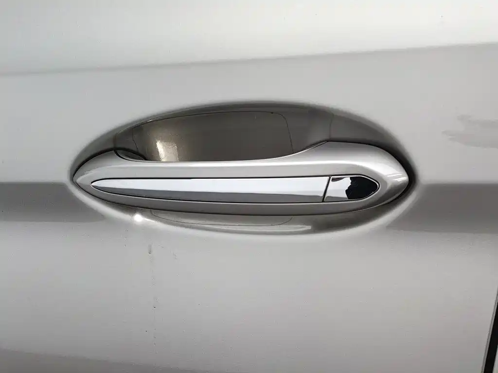 BMW 5 Series 2018 — фото 18