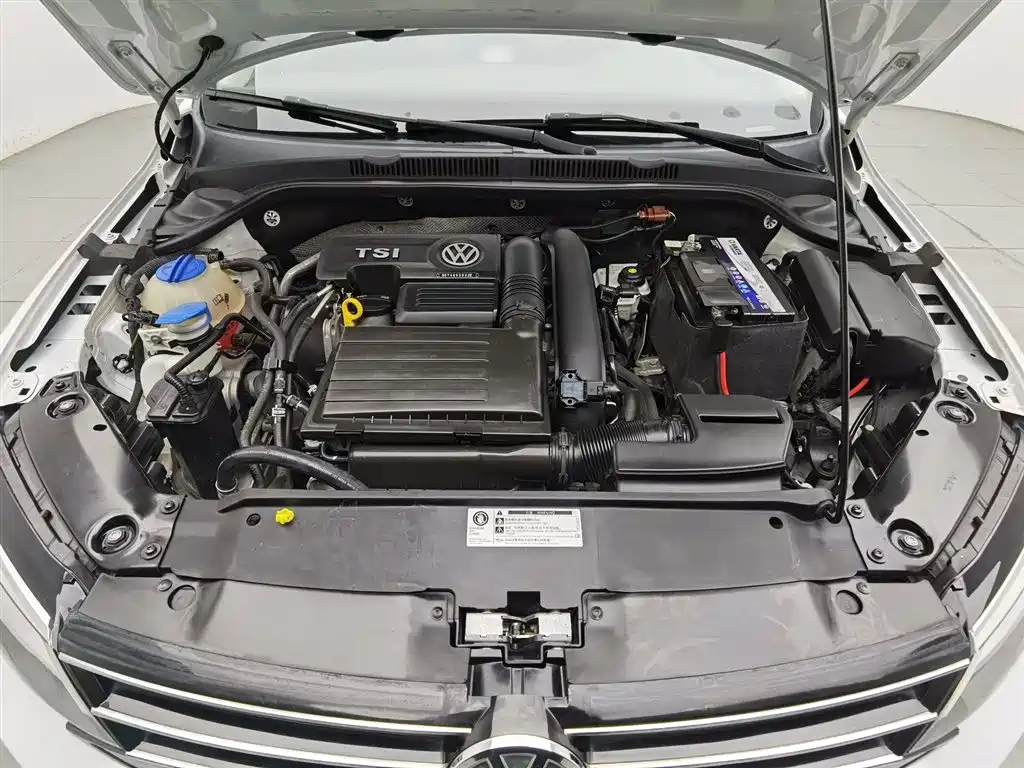 Volkswagen Sagitar 2018