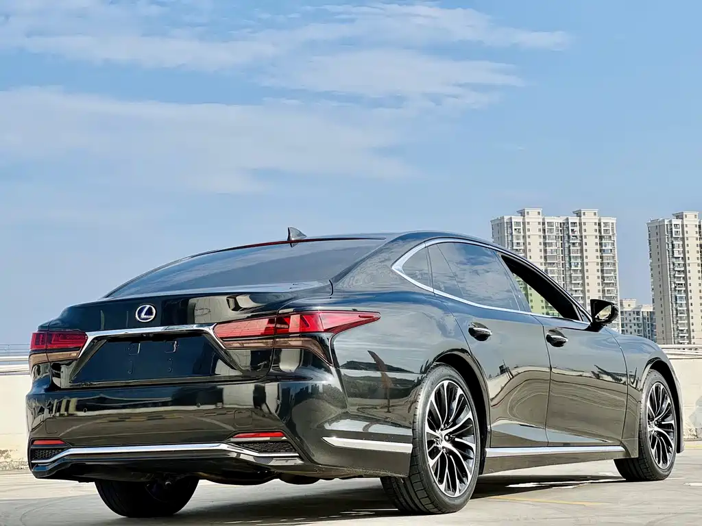 Lexus LS 2021 — фото 13
