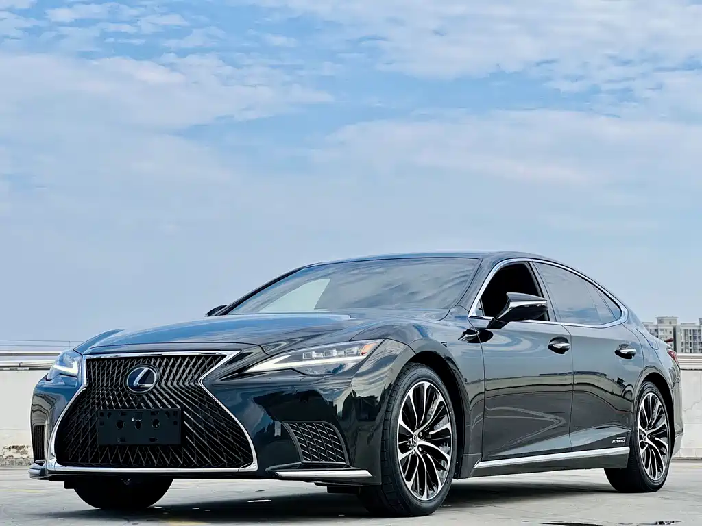 Lexus LS 2021