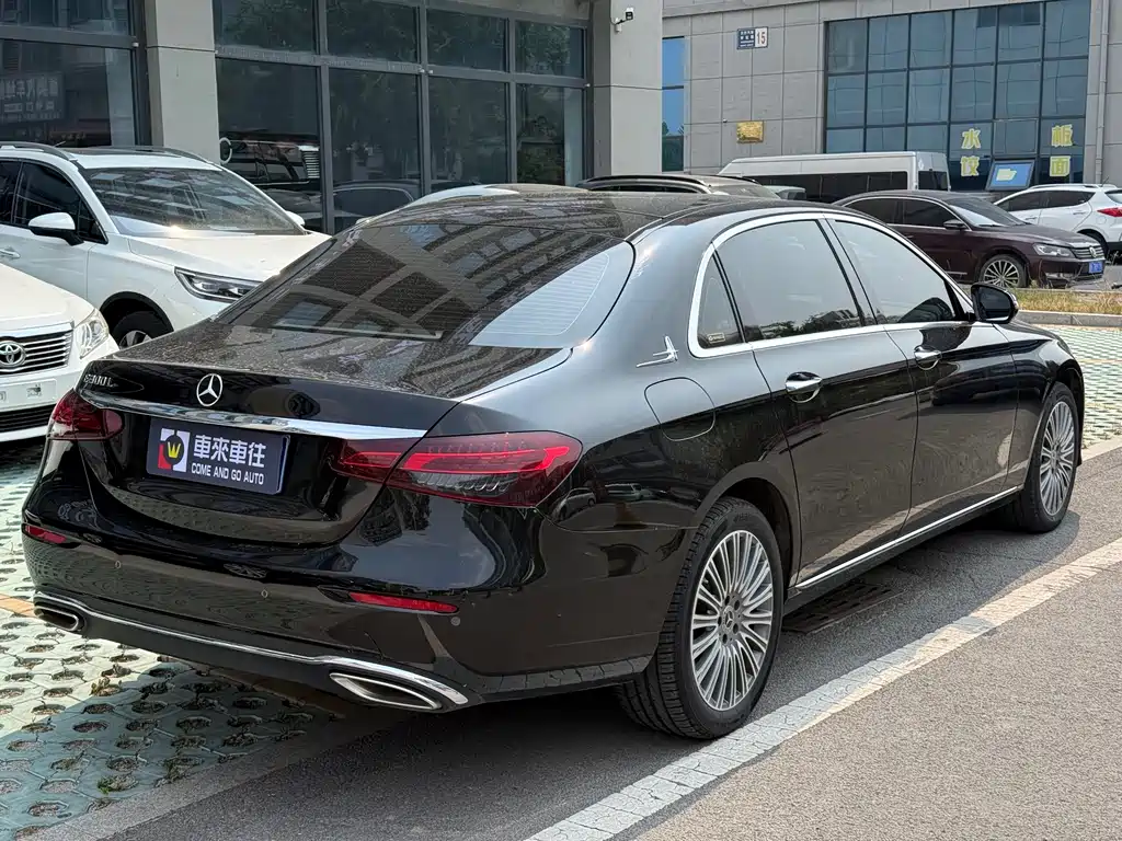 Mercedes-Benz E-Class 2023 — фото 4