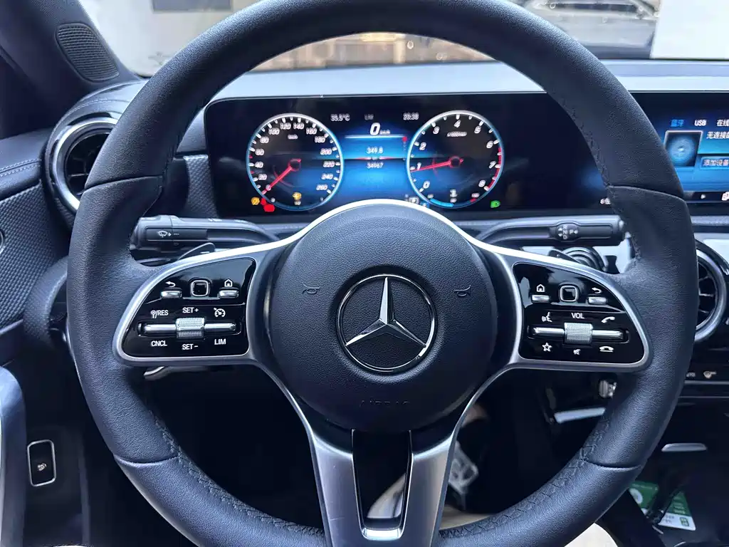 Mercedes-Benz A-Class 2022 — фото 12