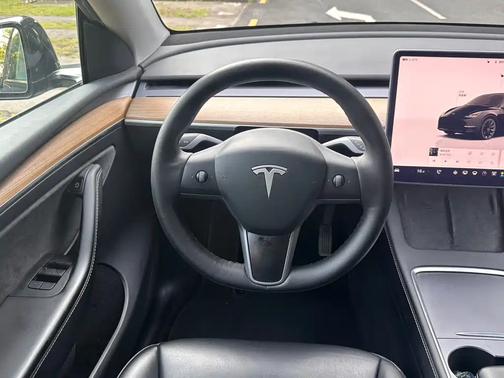 Tesla Model Y 2022 — фото 15