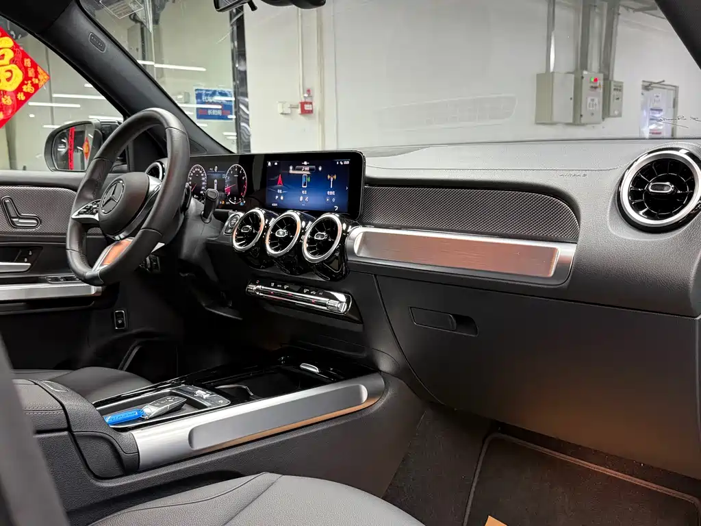 Mercedes-Benz GLB 2024 — фото 13