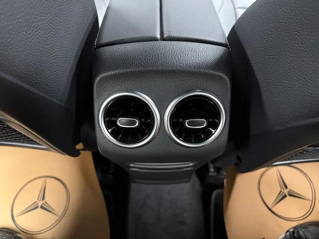 Mercedes-Benz GLB 2024 — фото 12