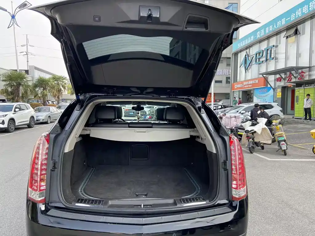 Cadillac SRX 2013 — фото 16