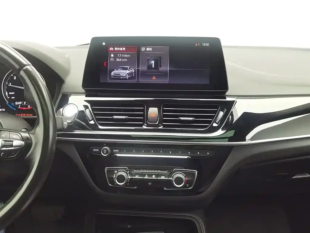 BMW 1 Series 2021 — фото 12