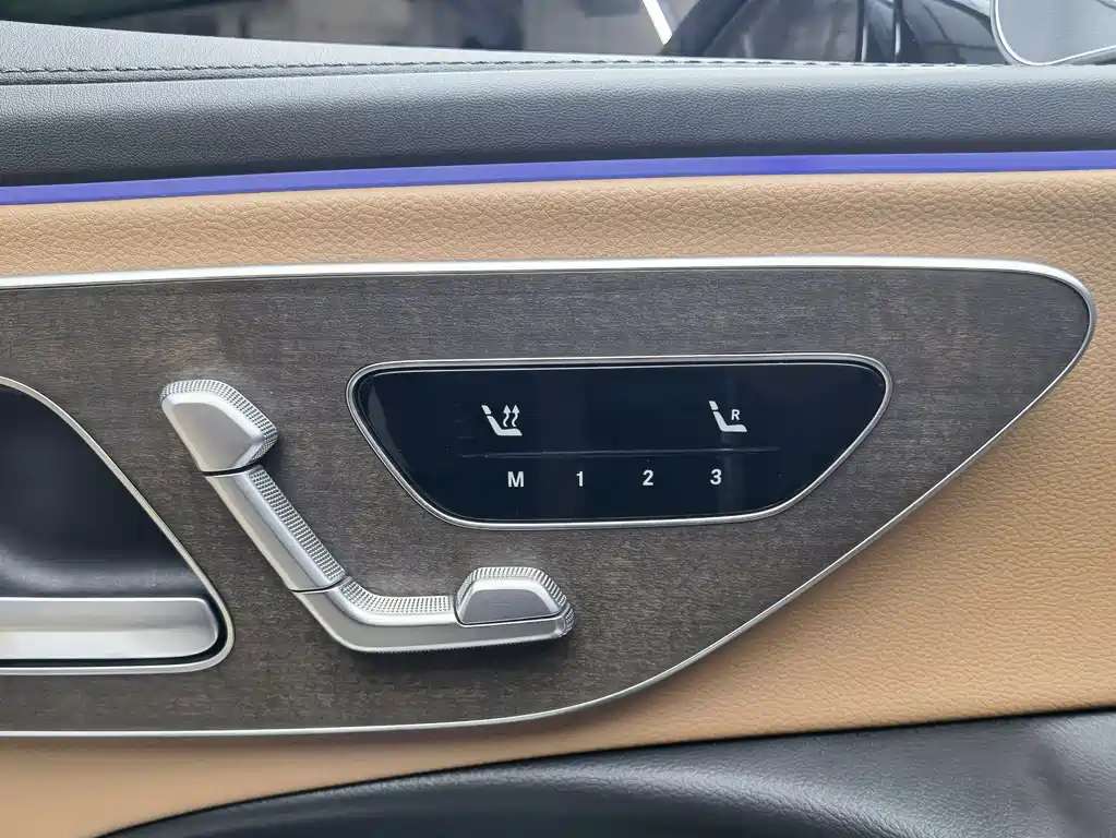 Mercedes-Benz E-Class 2024 — фото 13
