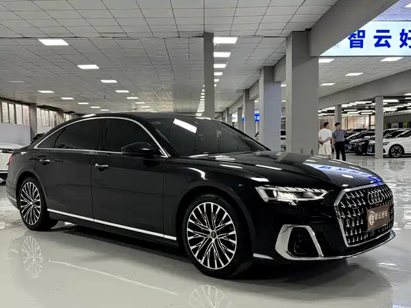 Audi A8 2025