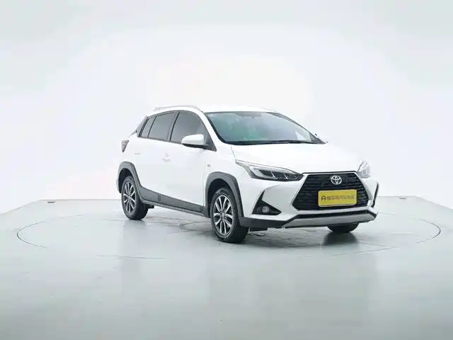 Toyota Yaris L 2020 — фото 9