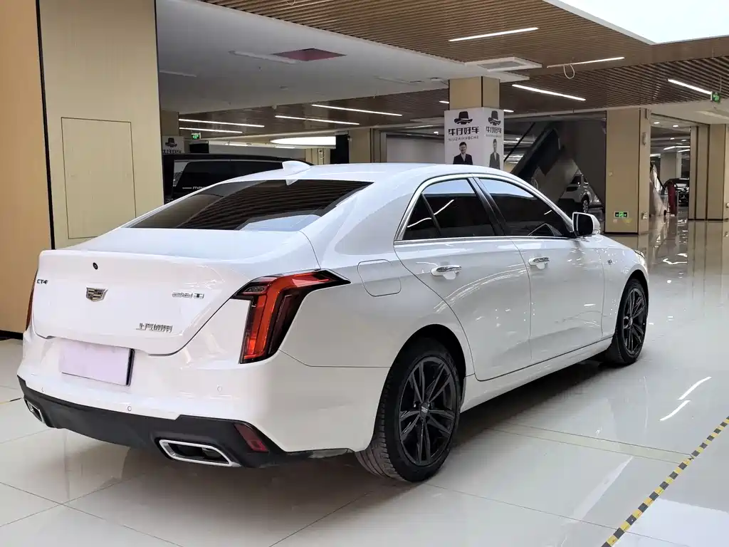 Cadillac CT4 2022 — фото 18